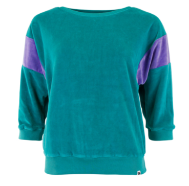 Chills and Fever sweater ona deep lake CSS25WT063VX01