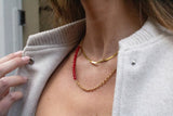Madam the Label ketting oval small rode koraal goud 