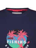 A fish named Fred t-shirt fishing navy 22.03.429: donkerblauw t-shirt met palmbomen en de tekst gone fishing, met ronde hals