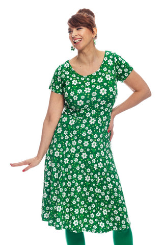 Cissi och Selma Hedvig klanning var 21147: groene jurk met stippen en bloemenprint gemaakt van viscose