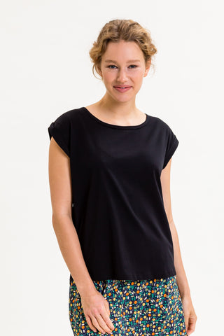 UVR Connected T-shirt F-sellyina-211-21105-9164: zwarte top met korte mouw en ronde hals